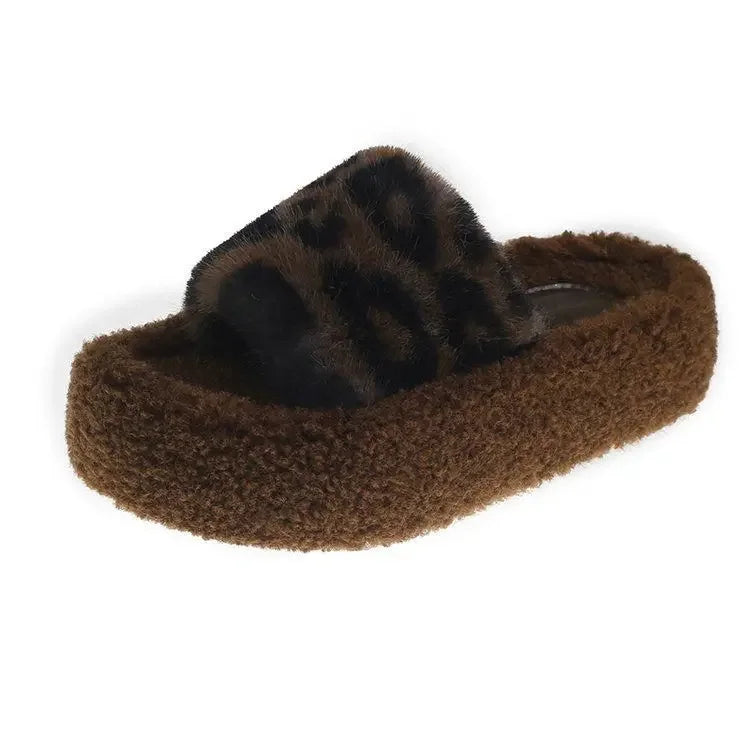 Leopard Print Slippers With Thick And Comforting Sole