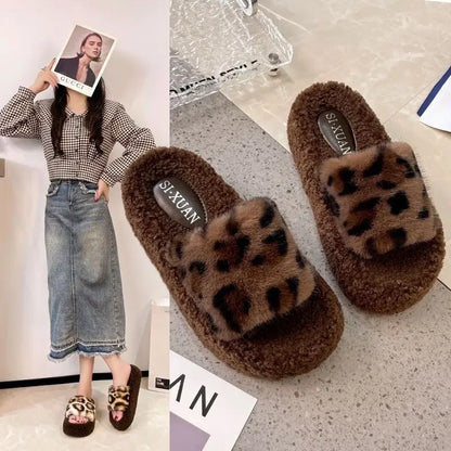 Leopard Print Slippers With Thick And Comforting Sole