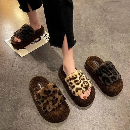 Leopard Print Slippers With Thick And Comforting Sole