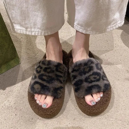 Leopard Print Slippers With Thick And Comforting Sole
